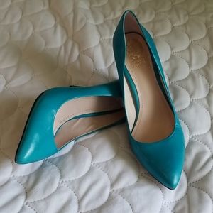 Vince Camuto teal pumps